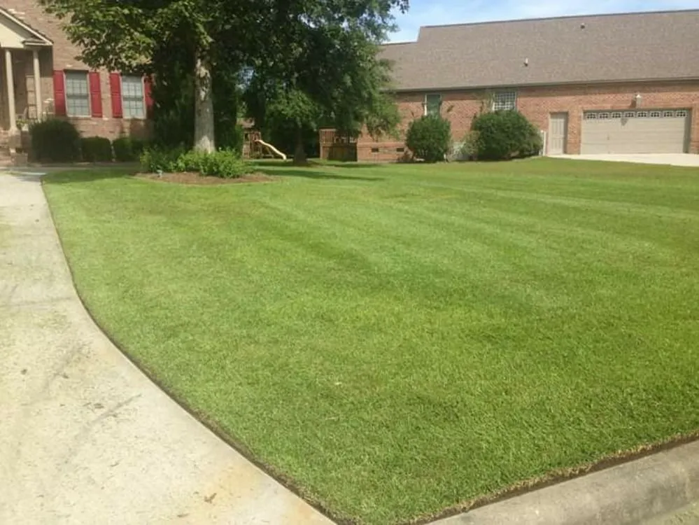 Reliable garden landscaping near you across New Bern, NC - Aragon And White Landscaping