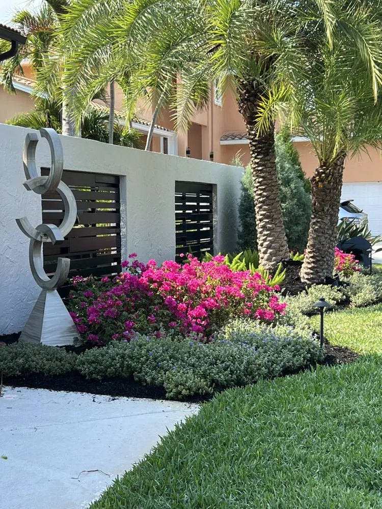 Trusted outdoor landscaping for year-round maintenance across Tampa, FL - Ararat Garden