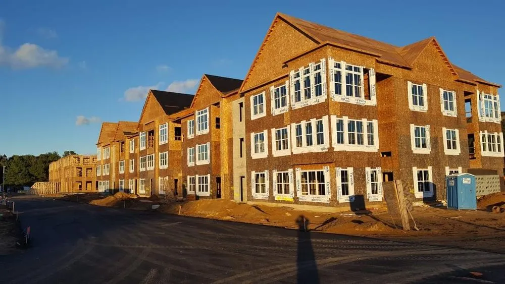 Affordable lawn care service experts serving New Baltimore, MI - Araujo Constrution