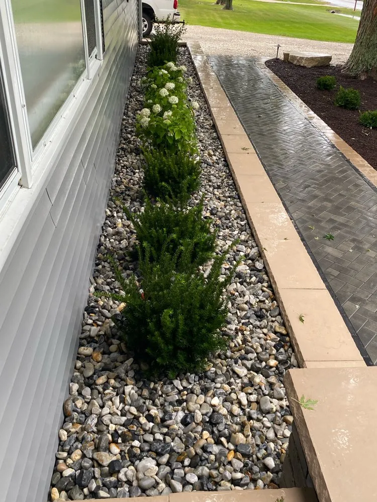 Expert yard maintenance in Oswego, IL - Arbeen Landscaping
