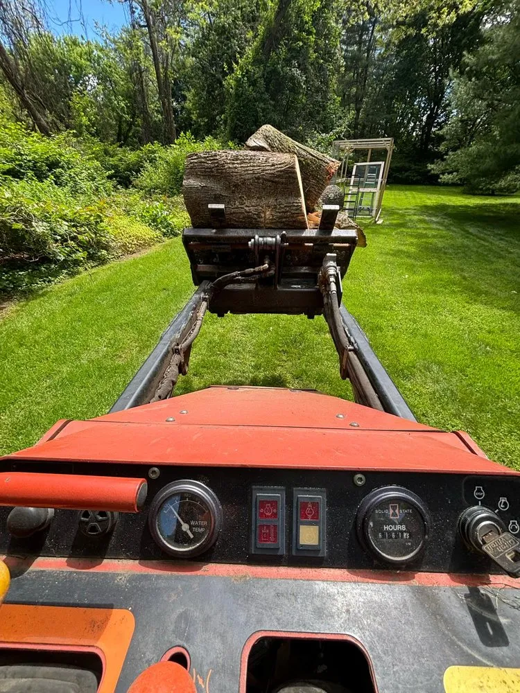 Reliable lawn mowing service experts serving Huntington, NY - Arcadia Outdoors