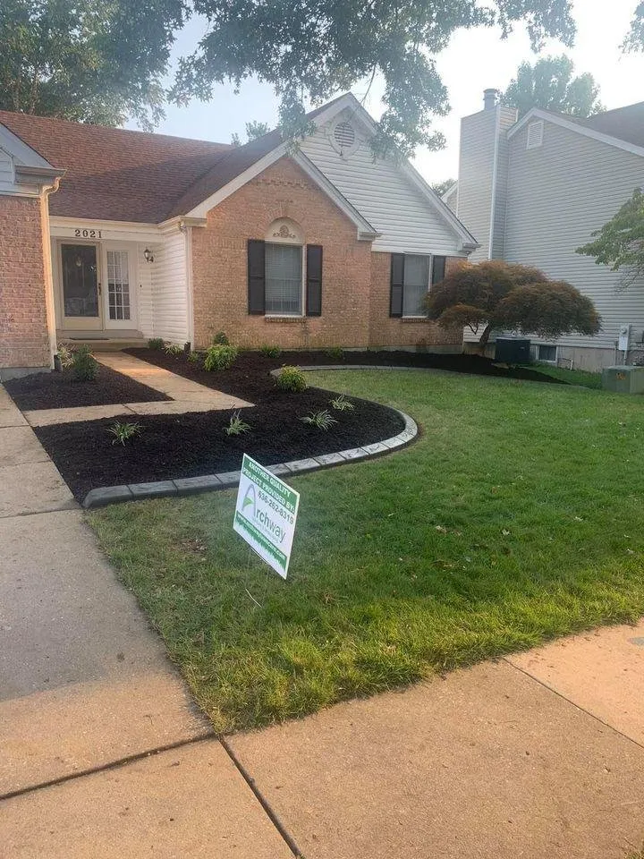 Custom lawn mowing service in Ofallon, MO by Archway Lawn Care