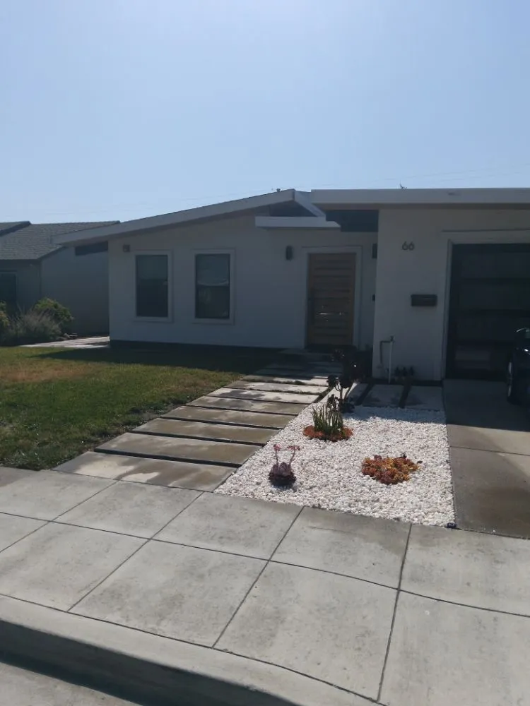 Professional lawn care service in Hayward, CA - Aregon's Maintenance And Landscaping