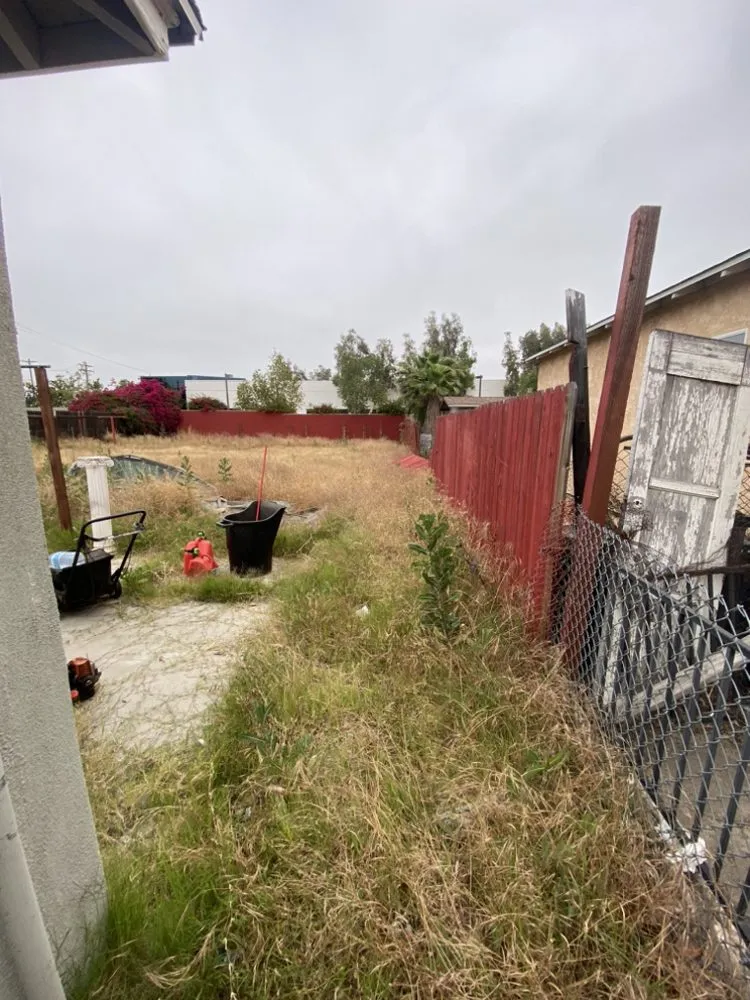 Local yard cleanup service in Fontana, CA - Arenas Landscape