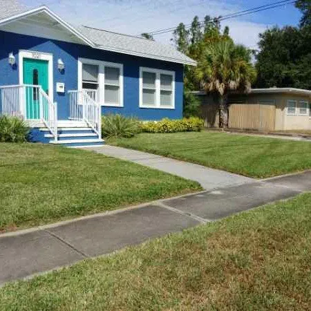 Custom residential landscaping in Rubonia, FL by Arenas Lawn Care