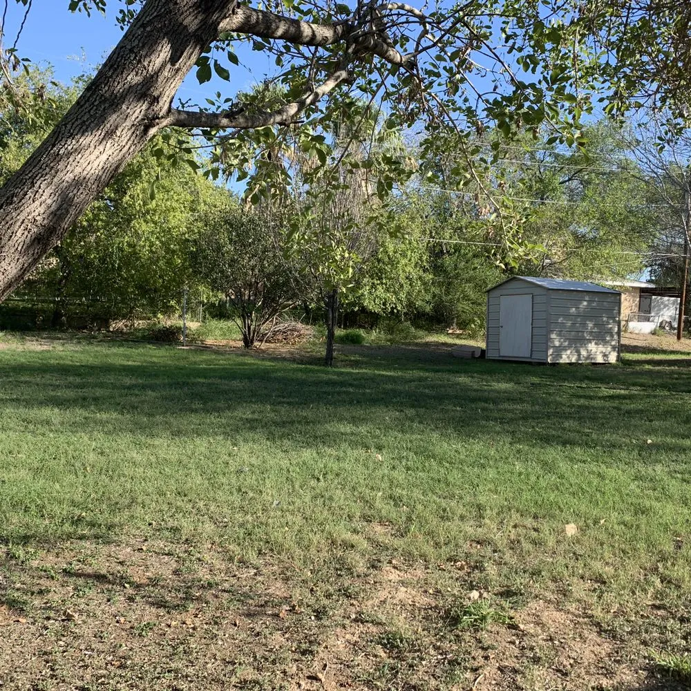 Affordable lawn care service for residential properties in San Antonio, TX by Arevalo’s landscape