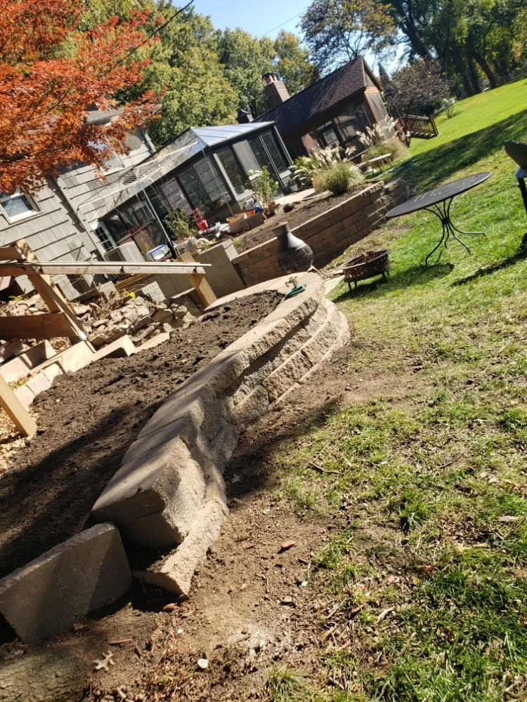 Professional yard maintenance in Independence, MO - Argueta Landscaping and Tree Care