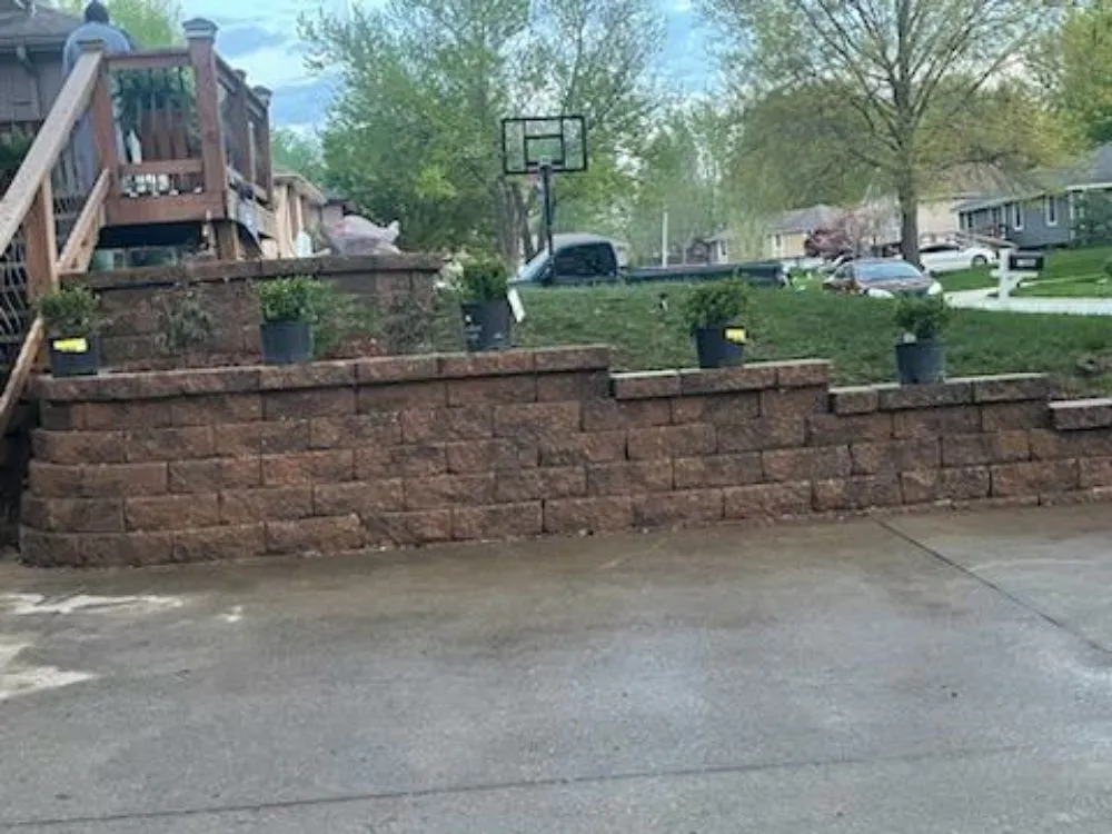 Expert yard maintenance in Independence, MO by Argueta Landscaping and Tree Care