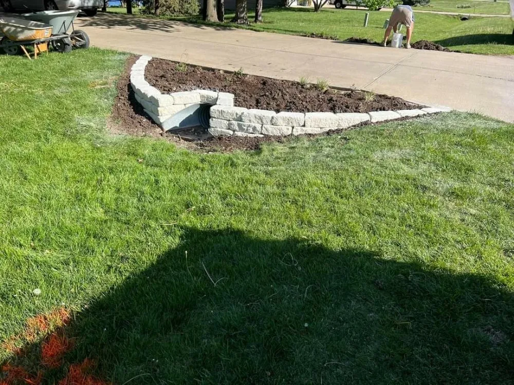 Local yard maintenance experts serving Independence, MO - Argueta Landscaping and Tree Care