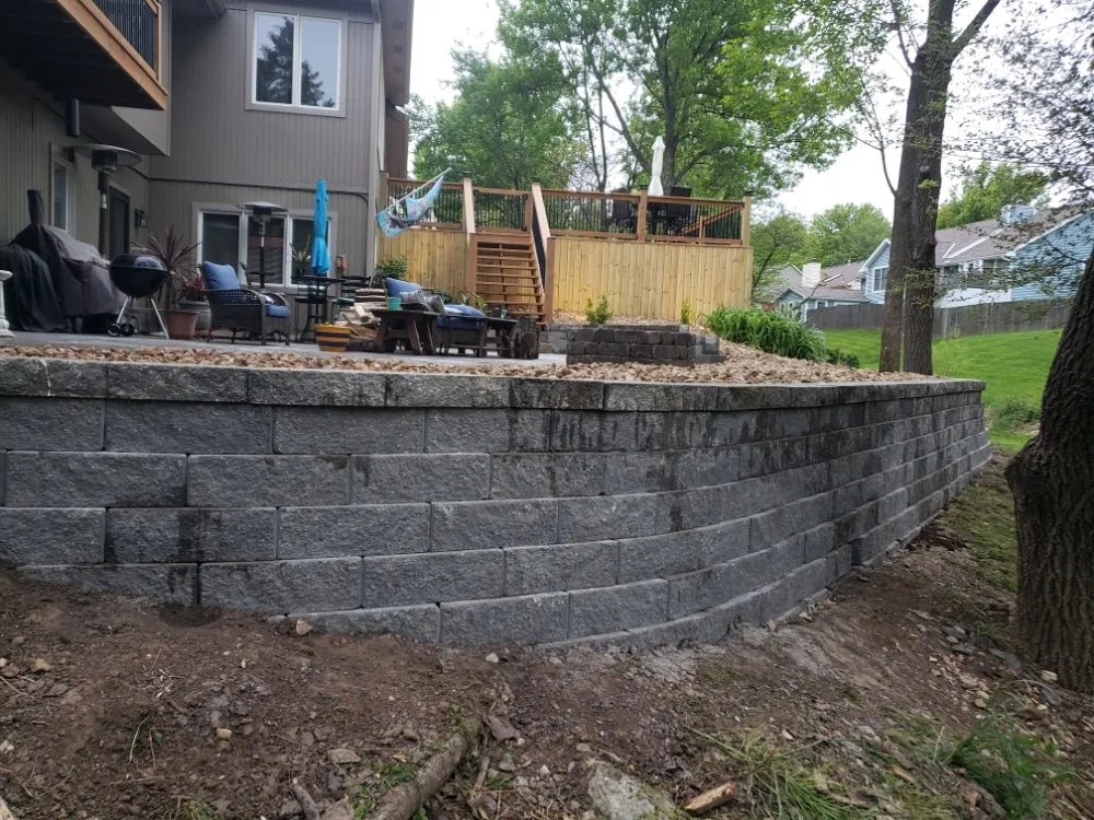 Top-rated lawn mowing service in Independence, MO - Argueta Landscaping and Tree Care