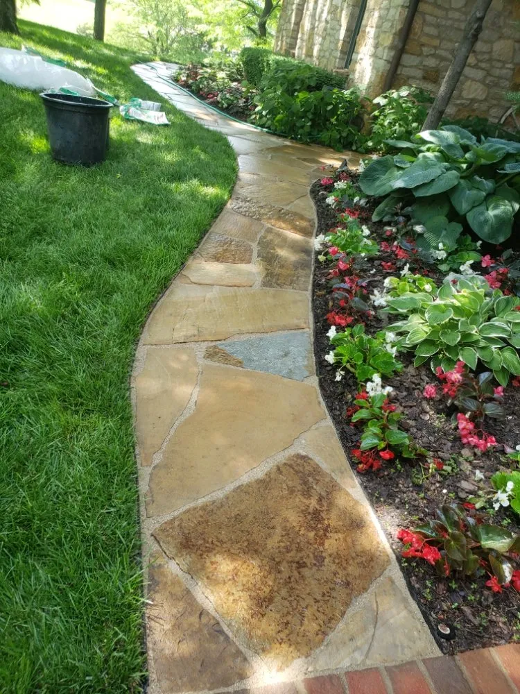 Expert lawn mowing service in Independence, MO - Argueta Landscaping and Tree Care