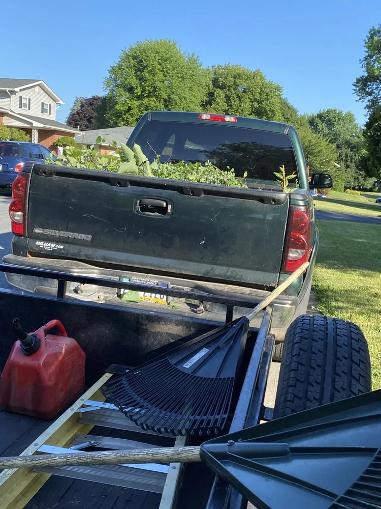 Affordable yard maintenance in Allentown, PA by Argueta's Lawn Care