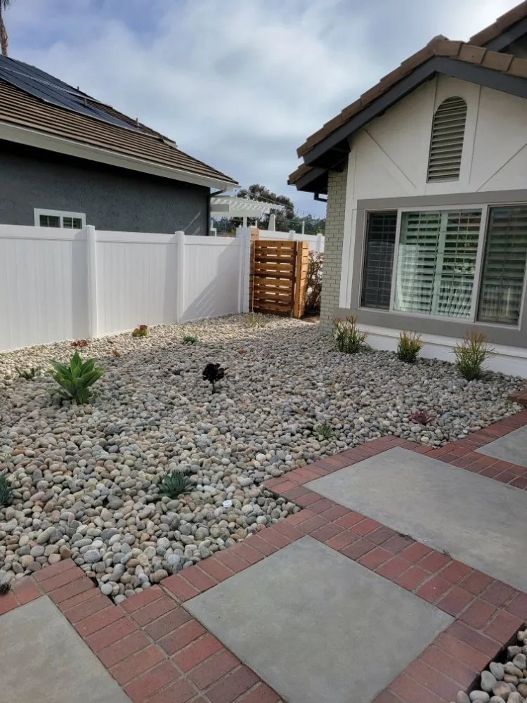 Trusted lawn care service in Los Angeles, CA - Arias Garden Service and Landscaping