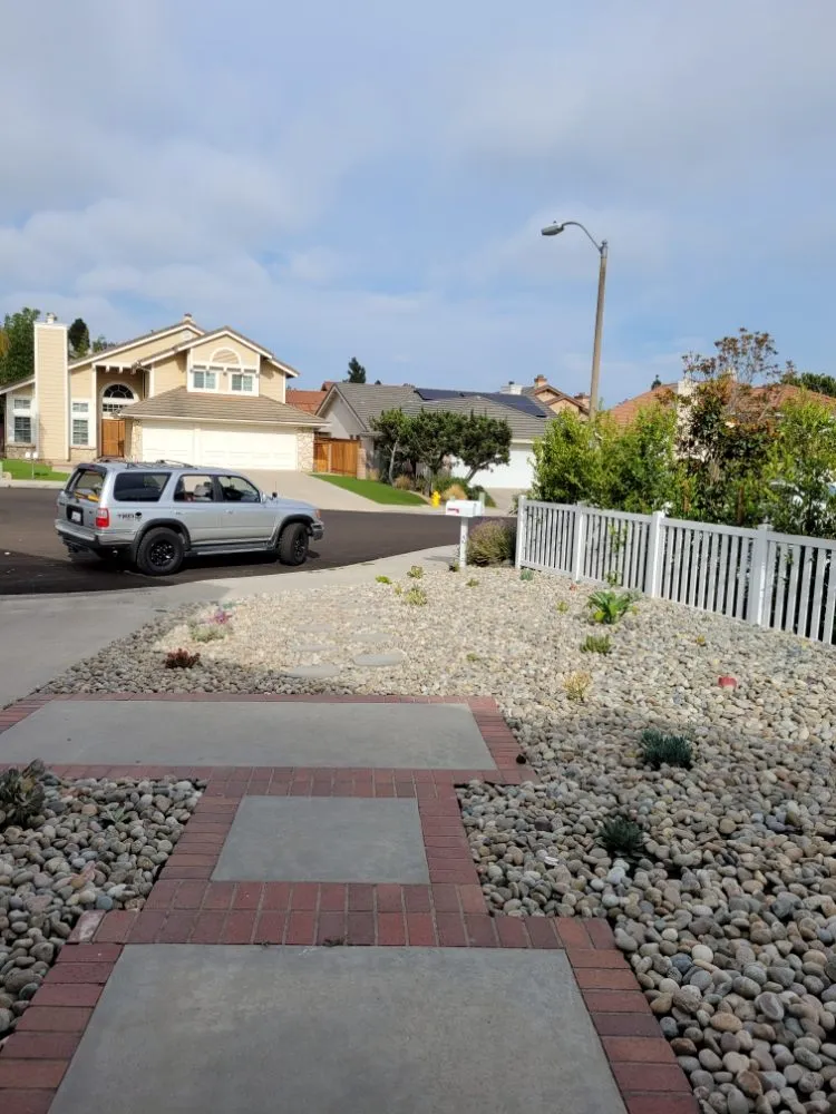 Top-rated landscaping services experts serving Los Angeles, CA - Arias Garden Service and Landscaping