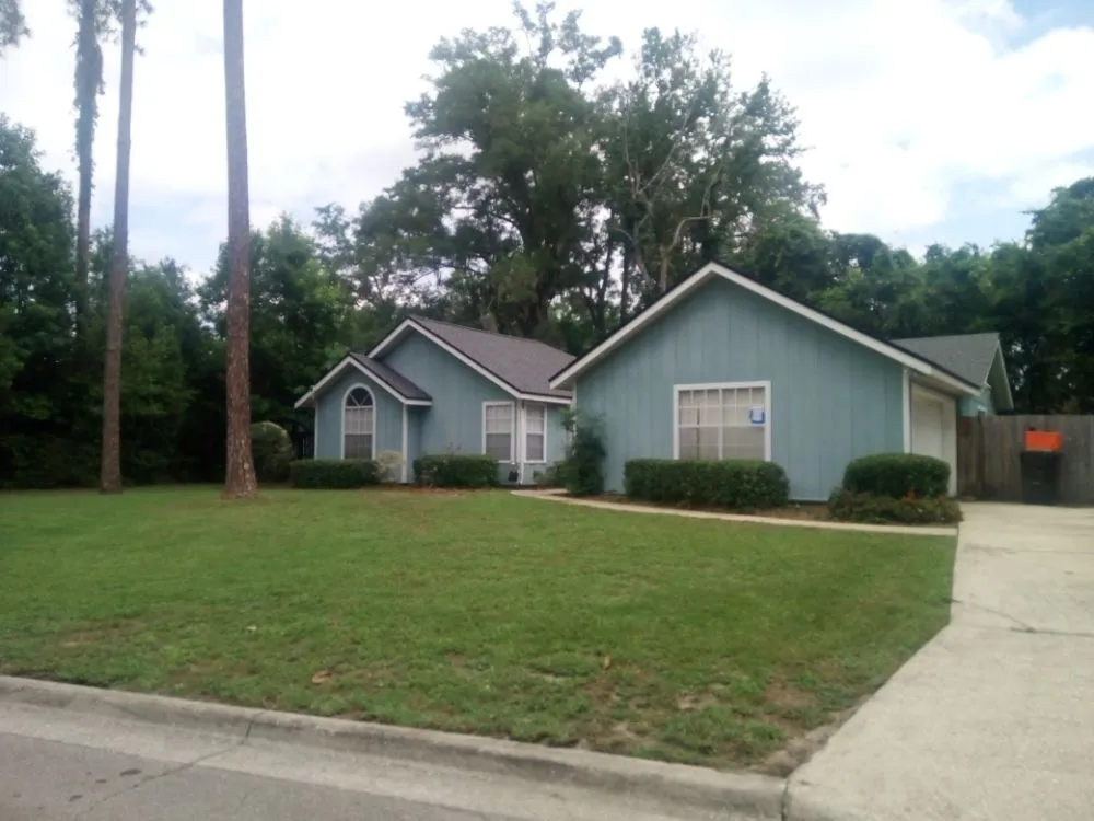 Top-rated yard maintenance for residential properties across Gainesville, FL - Arinson Landscaping & More