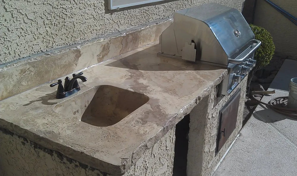 Reliable lawn mowing service experts serving Las Vegas, NV - Arizona Falls