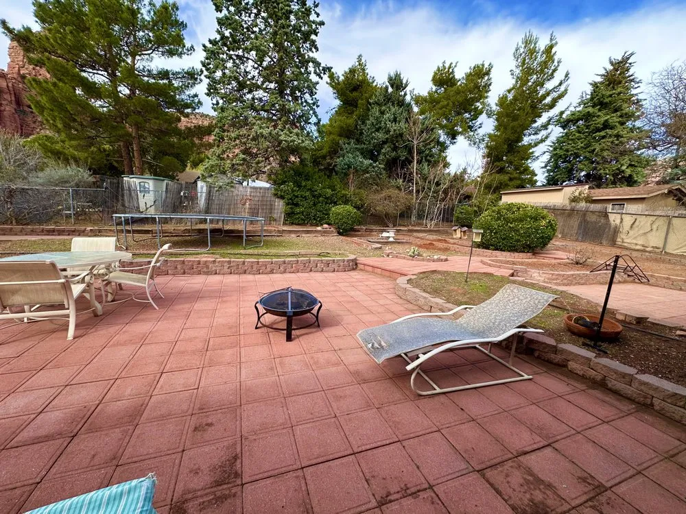 Reliable lawn mowing service for beautiful yards across Phoenix, AZ - Arizona Radiant Landscapes