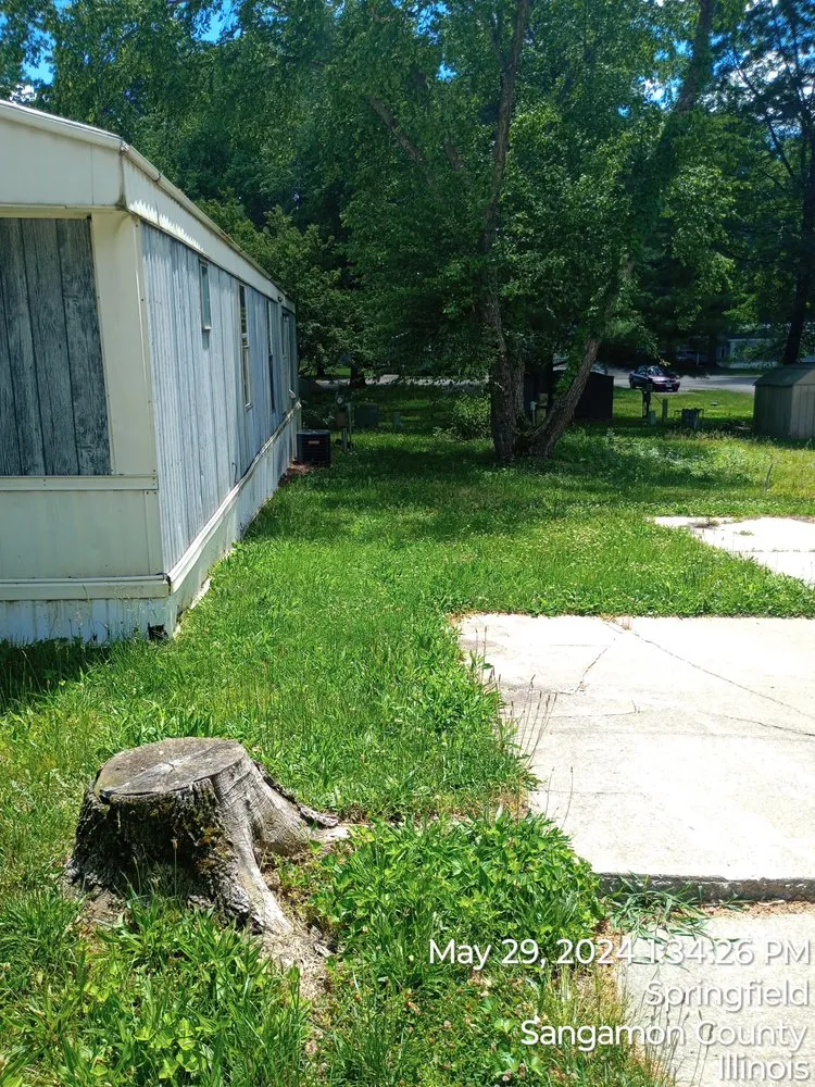 Affordable landscaping services in Springfield, IL - Arjun's Lawn Care