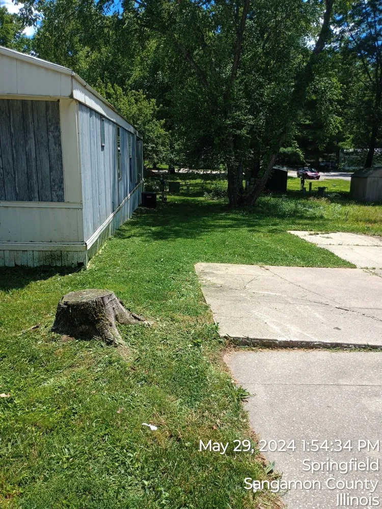 Reliable outdoor landscaping in Springfield, IL - Arjun's Lawn Care