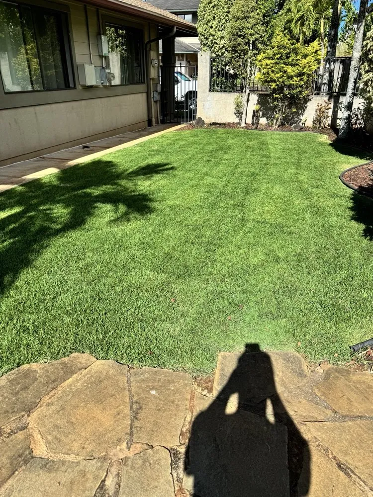 Custom lawn mowing service in Wahiawa, HI - arjyardservice