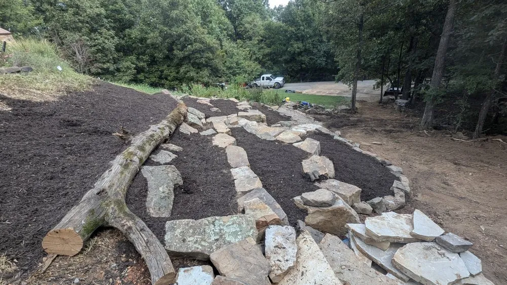 Custom outdoor landscaping in Fayetteville, AR - Arkansas Naturescapes