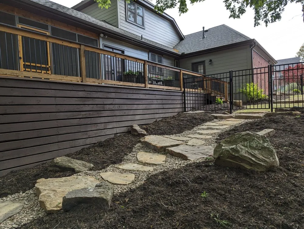 Expert lawn care service in Fayetteville, AR - Arkansas Naturescapes