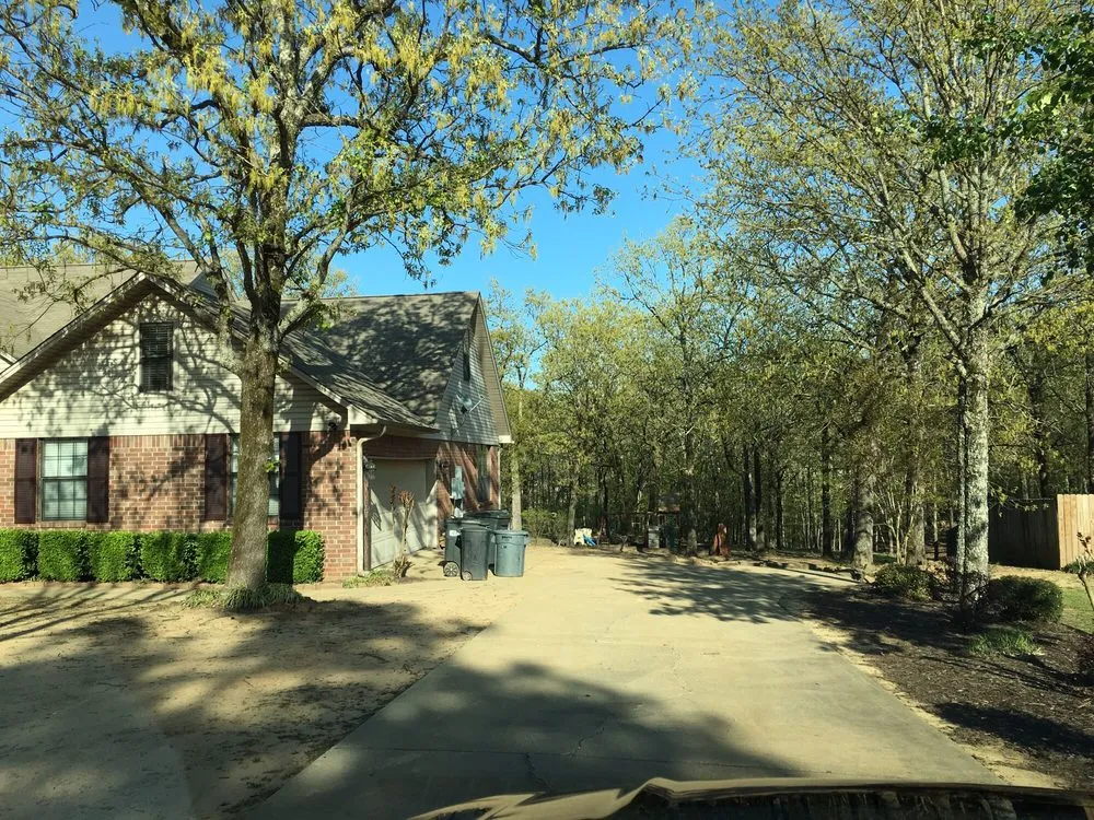 Custom lawn care service experts serving Cabot, AR - Arkansas Premium Lawn Care