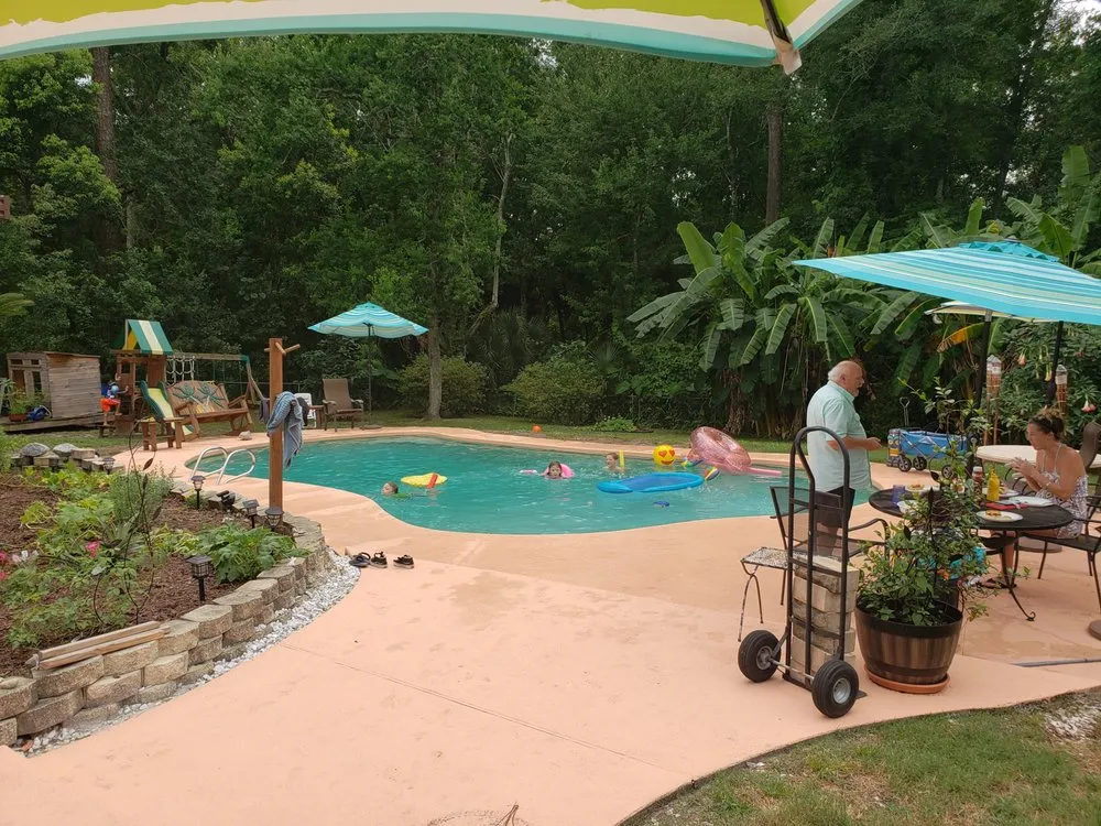 Top-rated lawn care service in Jacksonville, FL by Arlington Green Mowers