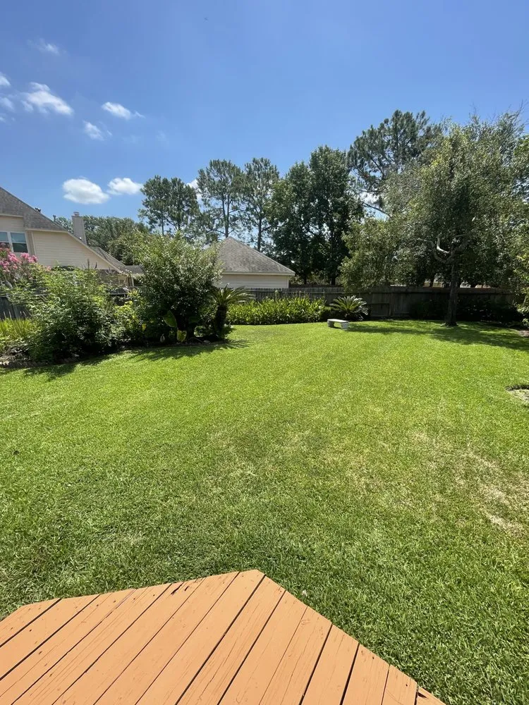 Expert garden landscaping in League City, TX - ARM Lawn Services