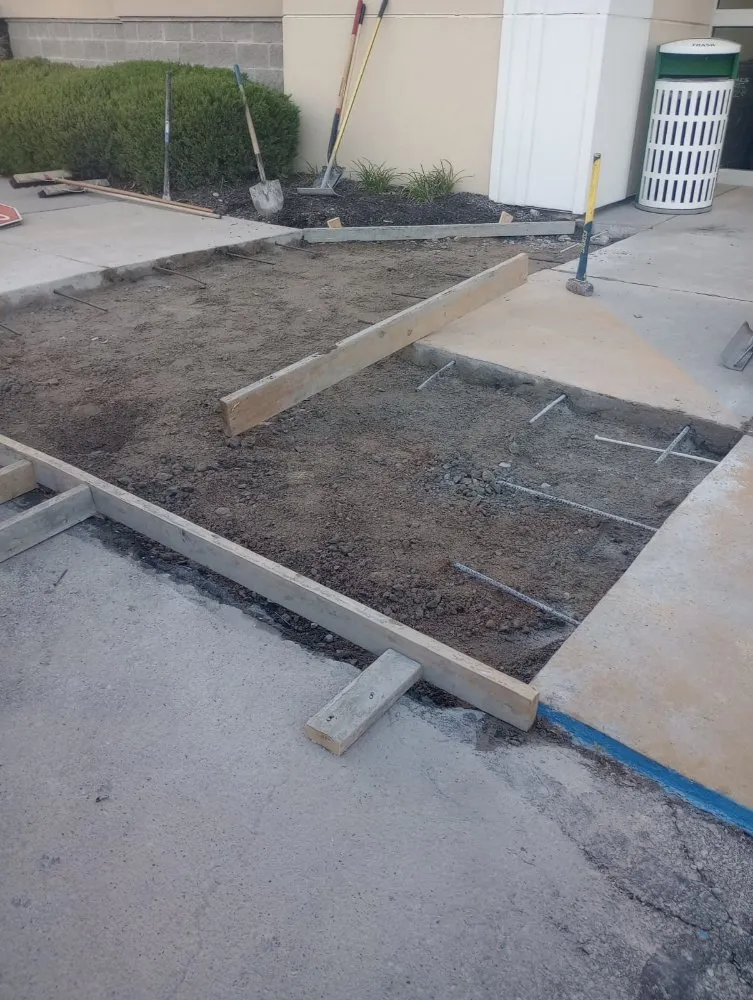 Custom outdoor landscaping in Kansas City, MO by Armando