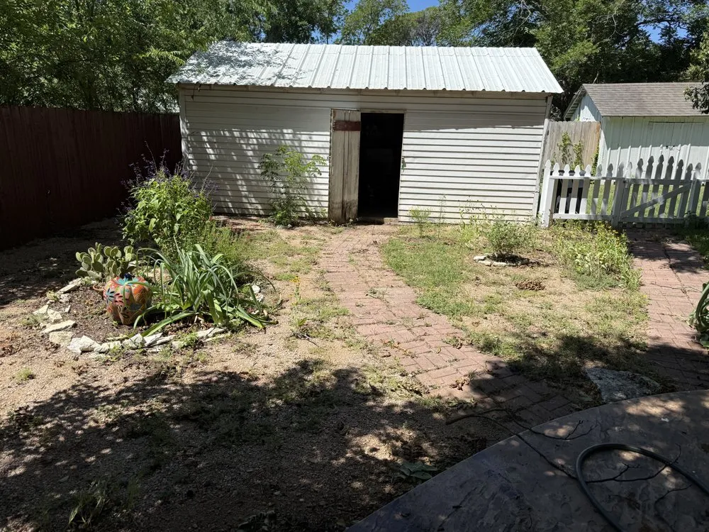 Local yard cleanup service in Comfort, TX - Armando Lawn Tree Trimming Window Handy Man Services