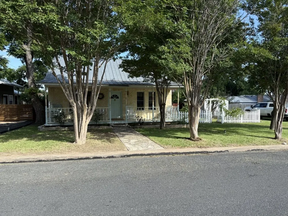 Professional garden landscaping for beautiful yards across Comfort, TX - Armando Lawn Tree Trimming Window Handy Man Services