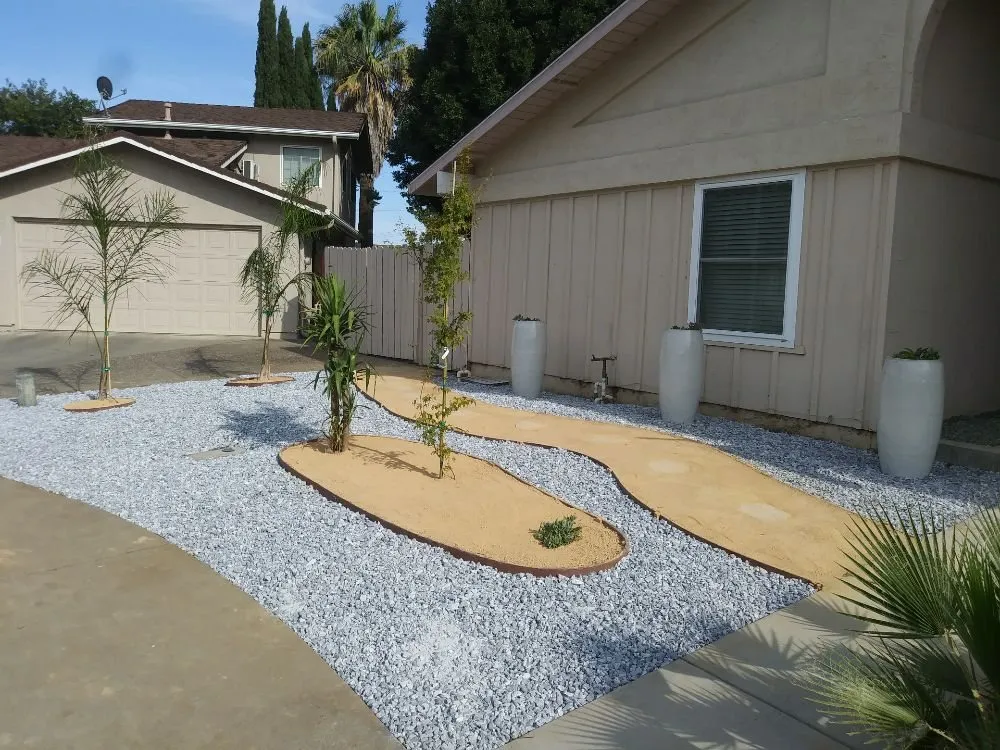 Professional garden landscaping in Woodland, CA - Armando's landscape services