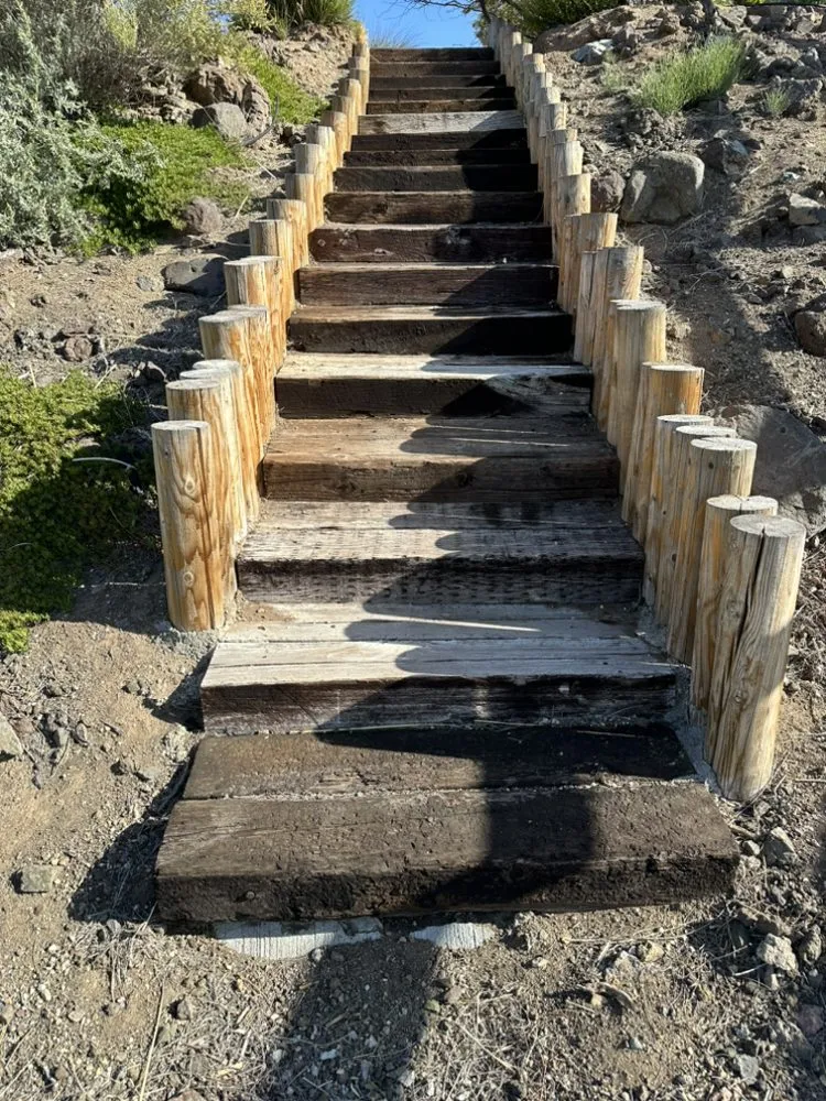 Custom garden landscaping in Santa Clarita, CA by Armondo's Landscaping