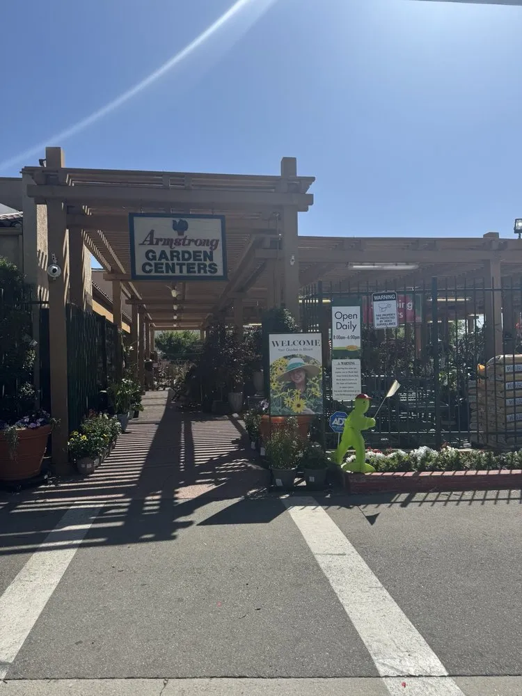 Custom landscape design for homes across Glendale, CA - Armstrong Garden Centers