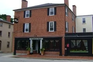 Top-rated yard cleanup service for year-round maintenance in Monrovia, CA by Armstrong Garden Centers