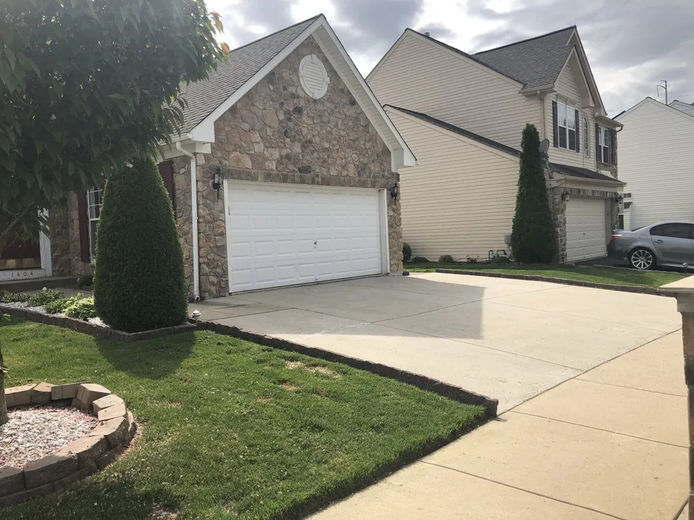 Local lawn mowing service in Philadelphia, PA by Army Landscaping