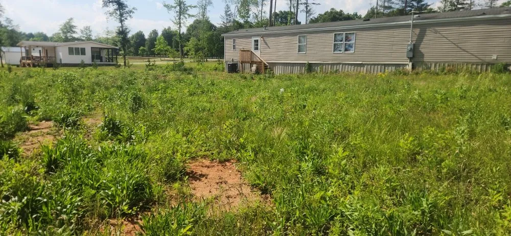 Custom yard cleanup service for beautiful yards across Commerce, GA - Arnold 1 Services