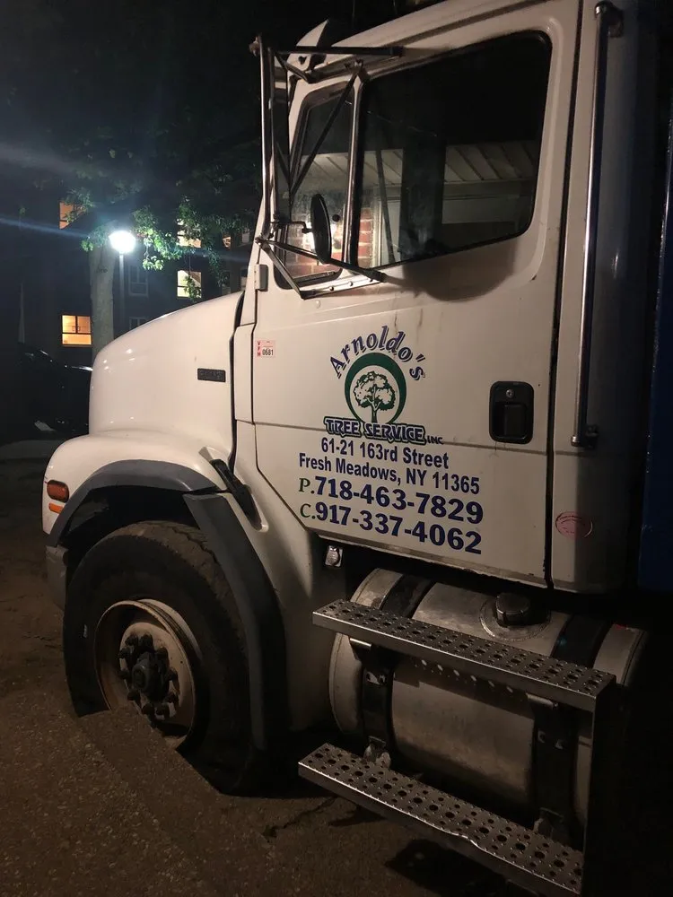Professional yard maintenance experts serving Fresh Meadows, NY - Arnoldo's Tree Service