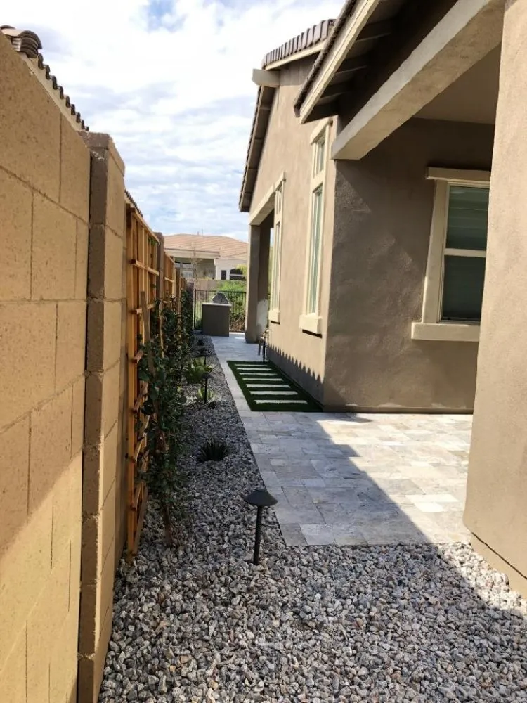Expert lawn care service experts serving Phoenix, AZ - Arnold's Custom Landscaping
