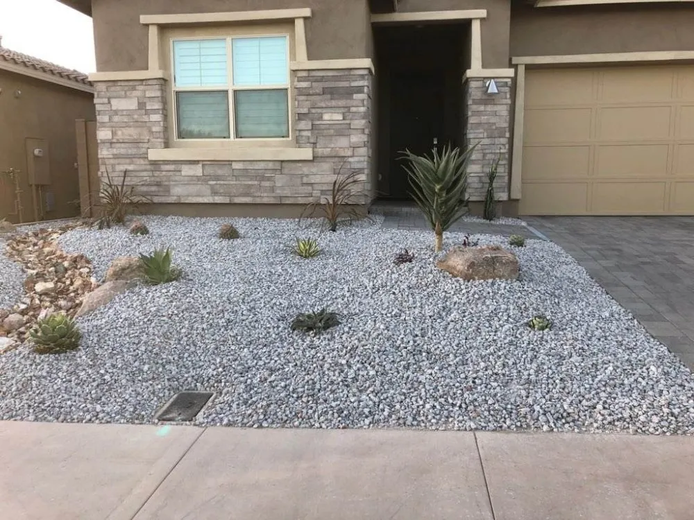Reliable yard maintenance in Phoenix, AZ by Arnold's Custom Landscaping