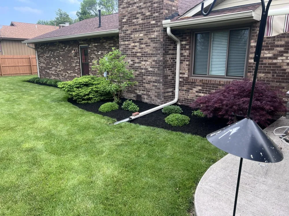 Custom lawn care service in Muncie, IN - Arnold’s Landscaping And Excavating