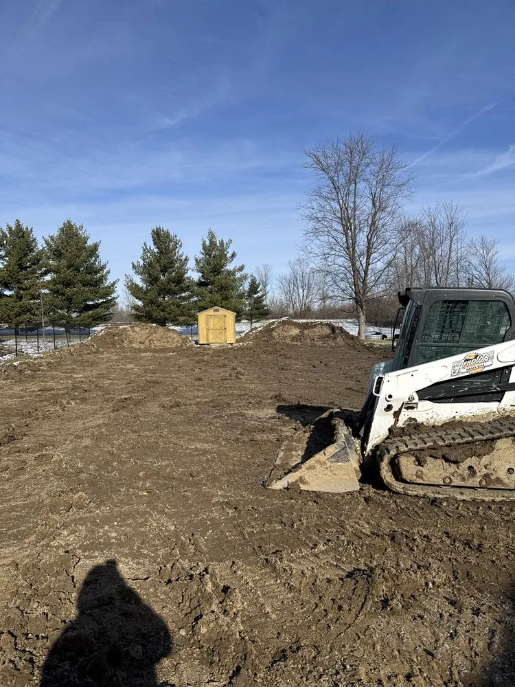 Local landscaping services in Muncie, IN by Arnold’s Mulch