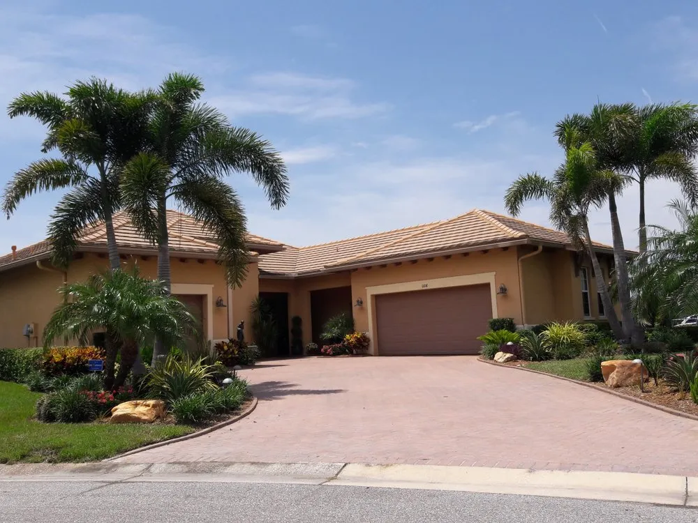 Expert lawn mowing service experts serving Bradenton, FL - Arnold's Outdoor Solutions