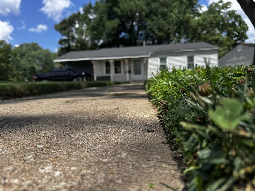 Reliable yard cleanup service in Independence, MO by Arnold’s Reliable Lawncare