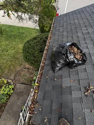 Arnold’s Reliable Lawncare Logo