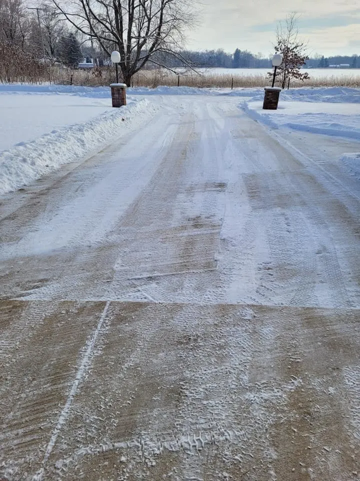 Expert landscaping services experts serving Springfield, MI - Arn's Lawn Maintenance