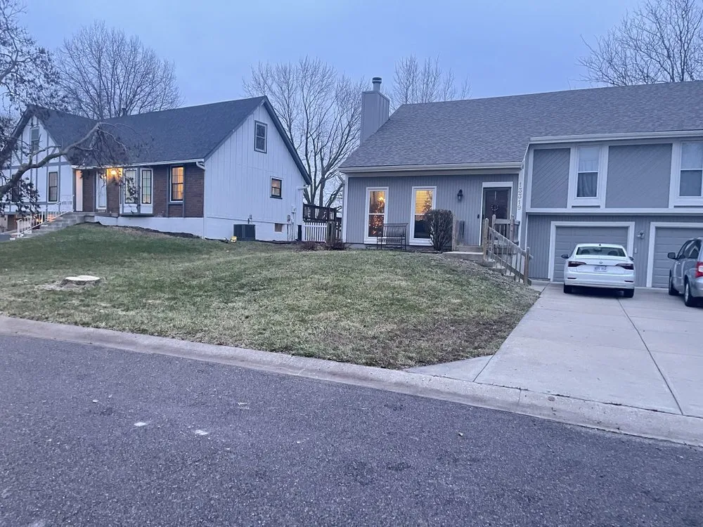 Top-rated garden landscaping in Leawood, KS by Arntson Thē Arborist