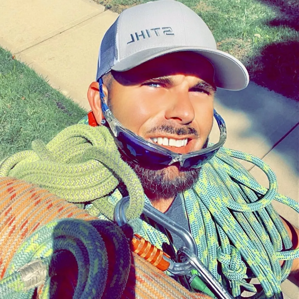 Trusted lawn mowing service in Leawood, KS - Arntson Thē Arborist