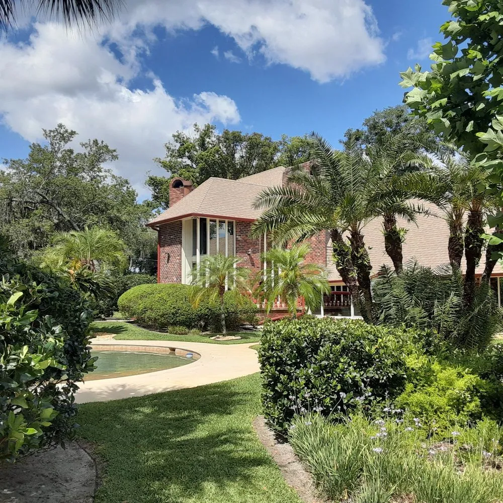 Top-rated lawn mowing service experts serving Sanford, FL - Arocho Landscaping